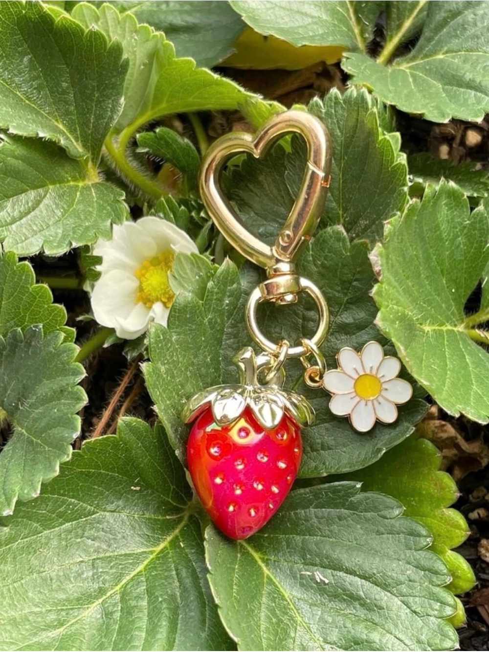 Cute Strawberry Heart Keychain ~ Kawaii Bag Charms ~ Gold daisy flower charm